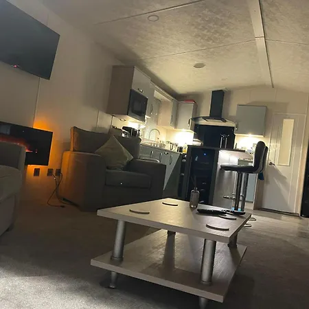 District Luxury * Plumbland