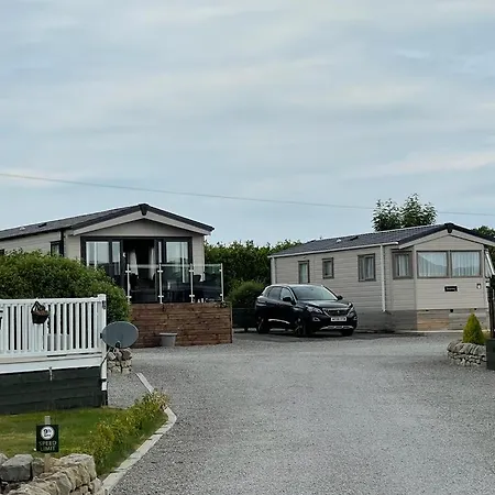 District Luxury * Plumbland